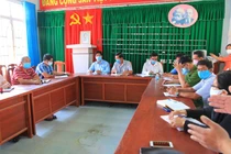 Bệnh nhân Covid-19 thứ 61 làm chủ hôn hai đám cưới và gặp một giáo viên