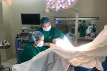 Bé gái bị ứ máu trong âm đạo và lý do mẹ bé không thể ngờ