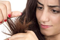 Thói quen tai hại khiến rụng tóc, hói đầu, nhiều người vẫn làm hàng ngày 