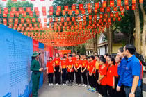 Ngã ba Đồng Lộc rực rỡ cờ hoa chào mừng Đại lễ 30/4