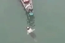 Quảng Trị: Cứu sống cô gái trẻ nhảy cầu Cửa Việt tự vẫn