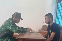 Đối tượng truy nã “sa lưới” khi xuất cảnh qua Campuchia ​