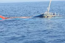 Tàu cá Bình Định bị chìm, một ngư dân mất tích