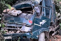  Lật xe chở keo, 2 người thương vong ở Hà Tĩnh