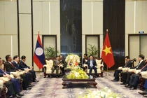 Chủ tịch nước Lương Cường và Tổng Bí thư, Chủ tịch nước Lào dự khai trương Bến số 3