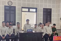 Xét xử 13 bị cáo sản xuất, buôn bán hàng triệu cuốn sách giả