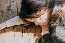 Yêu nhau 2 năm nhưng bạn trai chưa từng công khai mối quan hệ