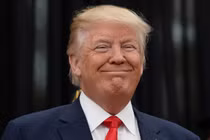 Video: Tình huống trớ trêu khiến ông Trump trở thành chủ đề đàm tiếu của dân Mỹ