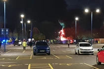 Video: Khoảnh khắc kinh hoàng trực thăng chở Chủ tịch Leicester City rơi và nổ