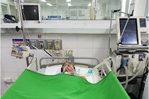 Cứu sống người đàn ông hôn mê nghi bị rắn cạp nia cắn