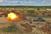 Video: Cận cảnh siêu tăng T-72AMT phi nước đại, bắn pháo dữ dội