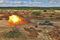Video: Cận cảnh siêu tăng T-72AMT phi nước đại, bắn pháo dữ dội
