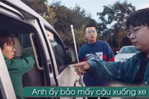 Video: Tài xế cầm gậy đòi "ăn người" và cái kết lăn lộn