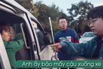 Video: Tài xế cầm gậy đòi "ăn người" và cái kết lăn lộn
