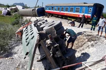 Video: Vì sao bất chấp tai nạn, tàu hỏa vẫn không có hệ thống dây an toàn?