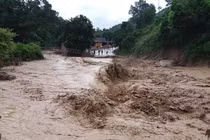 Ảnh hưỡng bão số 9 Trung Bộ đón mưa lớn, nguy cơ gây lũ