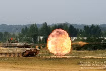 Ai bạo tay chi gần 1 tỷ USD mua xe tăng đắt nhất châu Á?