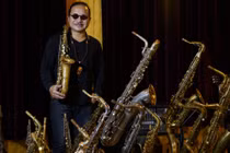 Video: Bộ sưu tập kèn saxophone tiền tỷ của Trần Mạnh Tuấn