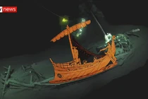 Video: Tìm thấy con tàu 2.400 tuổi chìm dưới đáy biển Đen