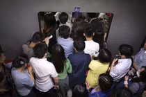 Video: Pha xử lý nhanh trí khi thang máy bị quá tải