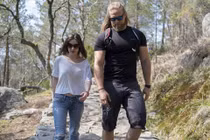 Video: Ngắm "nam thần" quảng bá cho tập trận của NATO