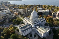 Chết sặc điều luật cấm “chuyện ấy” quái đản nhất hành tinh 