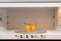 11 mẹo làm sạch đồ dùng bằng thực phẩm quen thuộc