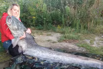 Những thủy quái khổng lồ sa lưới gây sốc nặng