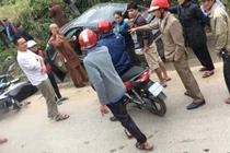 Thầy chùa chạy Toyota Altis với tốc độ cao, lộn nhiều vòng