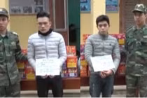 Bắt 2 đối tượng vận chuyển hàng trăm kg pháo nổ của Trung Quốc