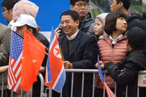 Xúc động hình ảnh người dân Hà Nội đón mừng Chủ tịch Kim Jong-un 