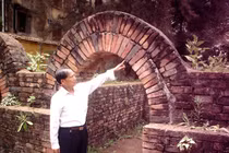 Lạc vào mộ cổ khổng lồ như cung điện ở Hải Dương