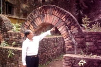 Lạc vào mộ cổ khổng lồ như cung điện ở Hải Dương