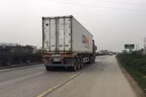 Xe quá tải "hết cửa sống" trên Quốc lộ 5