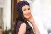 Hoa hậu Ngọc Hân mặc gì trong lễ dạm ngõ?