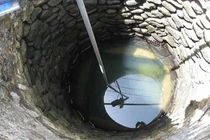 Nghi án cháu bé 1 tuổi bị bố ném xuống giếng