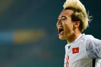 Video: Khoảnh khắc Văn Toàn ghi bàn thắng vàng đưa VN vào bán kết Asiad 2018