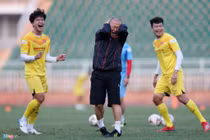 Bị học trò sâu kim, thầy Park làm hành động khiến cả đội cười bò