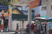 Cận cảnh những “quả bom” nổ chậm giữa trung tâm Hà Nội: Quận Đống Đa lên tiếng