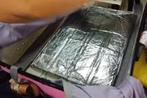 Người phụ nữ từ Dubai vận chuyển ma túy vào TP.HCM