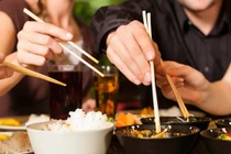 Những điều kiêng kỵ trong bữa ăn tuyệt đối đừng phạm vào