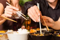 Những điều kiêng kỵ trong bữa ăn tuyệt đối đừng phạm vào