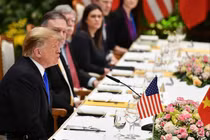 Ông Donald Trump thưởng thức chả cá, nem Hà Nội