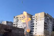 Quân đội Nga đã sử dụng siêu cối 2S4 tấn công Azovstal thế nào?