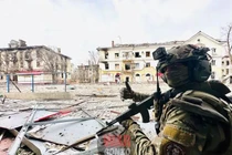 Lính Nga "bọc sườn" giúp quân Wagner càn quét trung tâm Bakhmut 