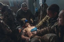 Mặt trận Bakhmut: Nga tấn công như vũ bão, Ukraine quyết bám trụ