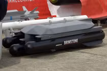 Anh đang bí mật cung cấp vũ khí và đưa quân tới Ukraine?