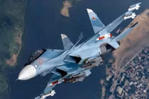 Tiêm kích Su-30SM phát hiện máy bay NATO trong không phận Ukraine