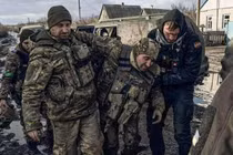 Vòng vây Bakhmut chỉ còn 2 km cuối cùng, quân Ukraine xuống tinh thần