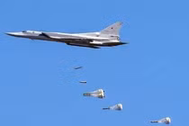 Su-57 và Tu-22M3 bất ngờ xuất kích, nhiều tàu chiến Ukraine bốc cháy